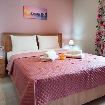 Makrirrákhi Philoxenia Guest House מראה חיצוני תמונה
